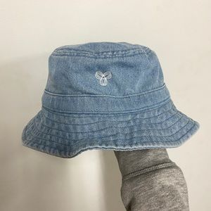 Aritzia TNA Bucket Hat in Denim